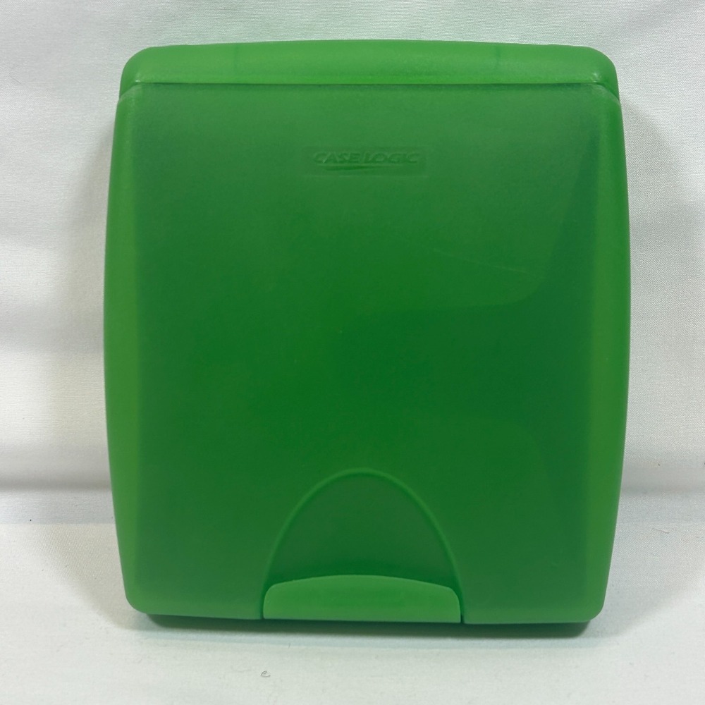 Case Logic CD DVD Wallet Storage Case Hardshell Holds 12 Discs Travel Portable